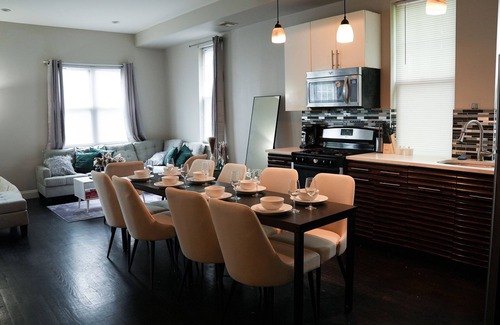 Bushwick Apartment | Huge Luxury 6BD Duplex in Bushwick