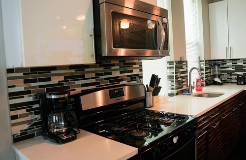 Bushwick Apartment | Huge Luxury 6BD Duplex in Bushwick