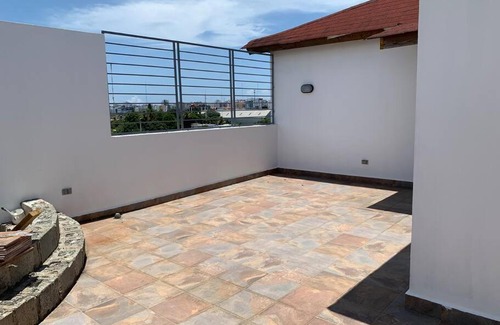 Viejo Arroyo Hondo Apartment | Huge Luxury Penthouse, family friendly