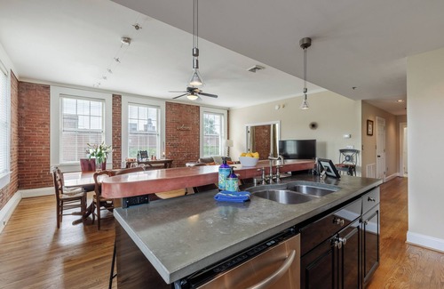 Greenville Downtown Apartment | HUGE MAIN ST 2 bd/2 ba Loft