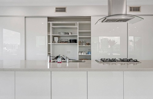 Wolli Creek House | Huge Mansion with City View | Sydney Airport