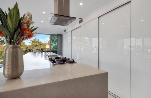 Wolli Creek House | Huge Mansion with City View | Sydney Airport