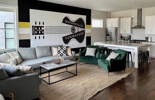 Hadley - Washington House | Huge Nashville Stunner Breathtaking Downtown Views