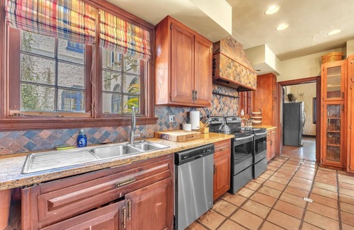 Hollywood Lakes Cottage | Huge Pool 6 Bedrooms 20 People Beach