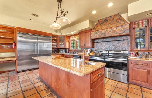 Hollywood Lakes Cottage | Huge Pool 6 Bedrooms 20 People Beach
