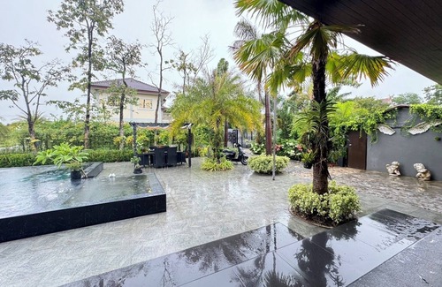 Huai Yai Villa | Huge Pool Villa with Private Lake
