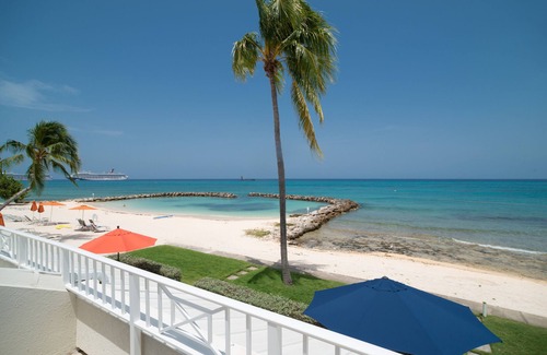 Seven Mile Beach Condo | Huge Porch! 3Bedroom-Oceanfront Condo