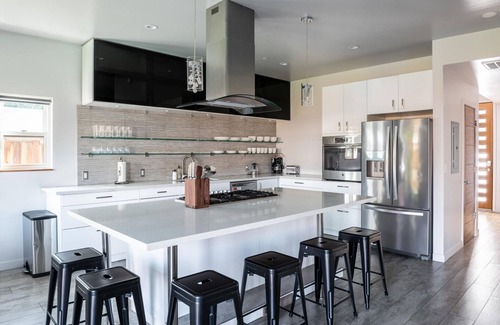Northside House | Huge San Jose 5BR w/Private Backyard & 2-Car Garage, by Blueground