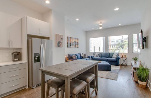 Midtown House | Huge Stunning Townhome - Private Viewing Terrace