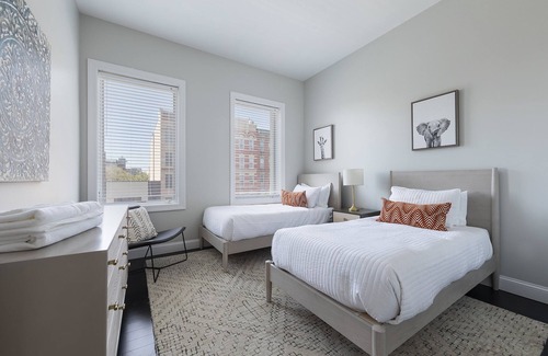 Hoboken Apartment | Huge Stylish 3 BR Loft Cobblestone St Next to NYC