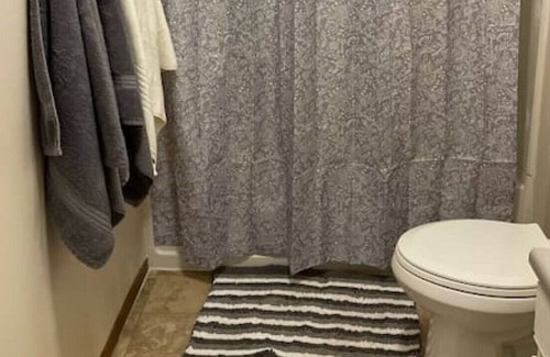 Trinidad Apartment | Huge Unit in Scenic Valley - Sleeps 8!