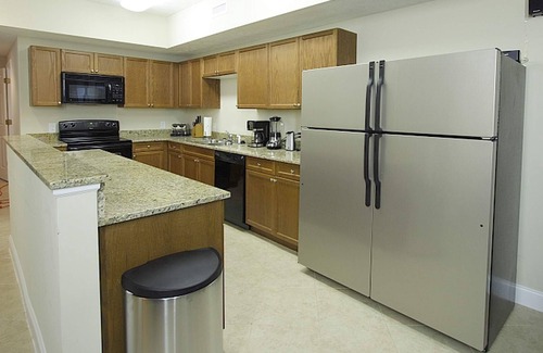 Myrtle Beach Villa | Huge Villa, 100 Yards To Beach, Pool, Lazy River, Hot Tubs, BBQ, 4 Car Parking