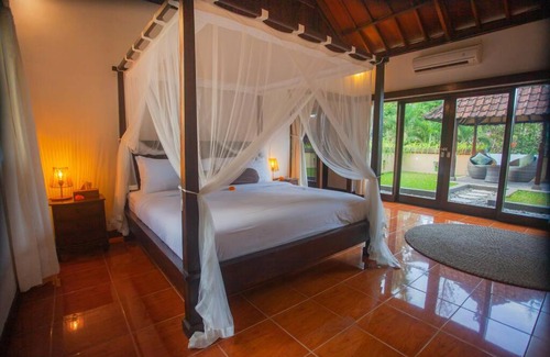 Kedewatan Villa | Huge Villa w/Pool and Spectacular Rooftop Patio!