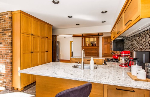 Waterbury Center House | Huge Waterbury Home near Stowe Mountain/views & sauna
