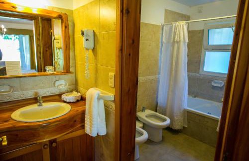 San Carlos de Bariloche Cabin | Huinid Bustillo Cabañas