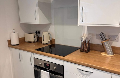 Hull Apartment | Hull Hideaway - Modern Apartment for 4