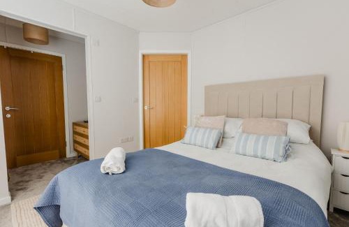 Moffat Ski Chalet | Humberston Fitties Beach House Retreat