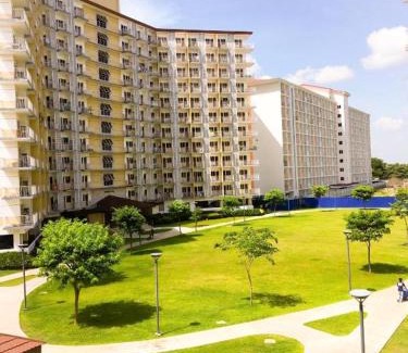 San Dionisio Apartment | Humble Abode de Gloria