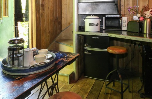 Okehampton Cottage | HUMBLE BEE, romantic, character holiday cottage in Okehampton