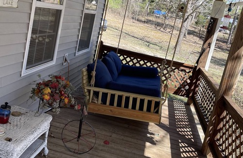 Clifton House | Hummingbird Haven-3 bed 2 bath River house