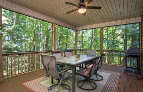 Brevard House | Hummingbird Hideaway