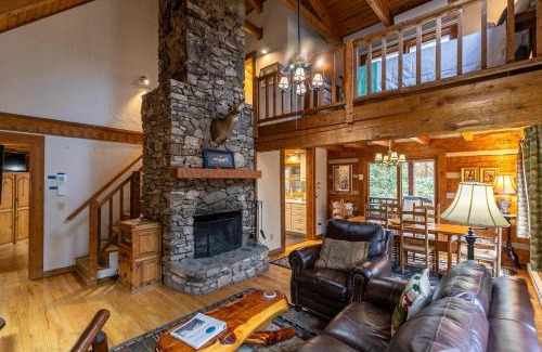 Boone House | Hummingbird Hollow