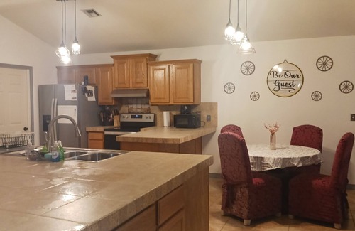 Grove House | Hummingbird House nBeautiful 4 bedroom 2 bath home in the heart of Grove Ok.