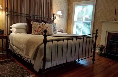 Goshen Bed & Breakfast | Hummingbird Inn