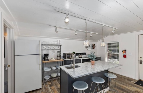 Saugatuck Apartment | Hummingbird - One Bedroom Apartment, Sleeps 2