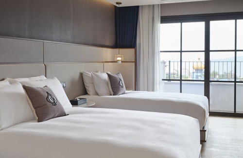 Jeju City Hotel | Hundert Hills