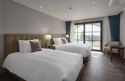 Jeju City Hotel | Hundert Hills