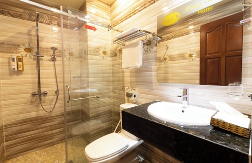 Tan Binh Hotel | Hung Thanh Airport Hotel