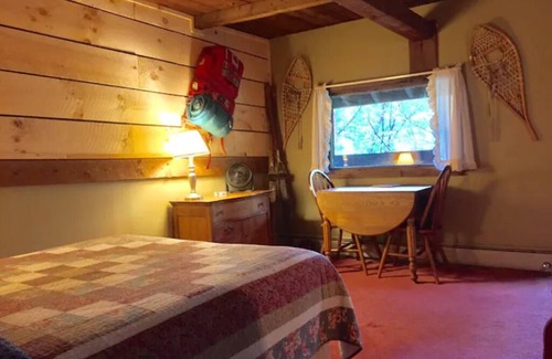 Waterbury Cabin | Hunger Mountain - Grunberg Haus Inn & Cabins