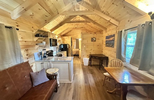 Union Mills Cabin | Hunky Dory -Hot Tub, Fireplace,Hiking,View,Near Asheville ,WiFi