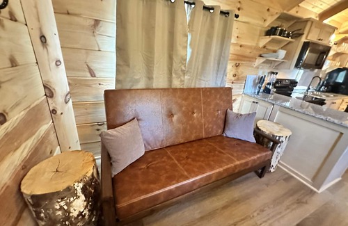 Union Mills Cabin | Hunky Dory -Hot Tub, Fireplace,Hiking,View,Near Asheville ,WiFi