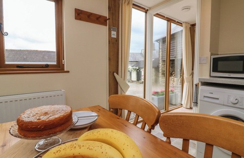Brayford Cottage | HUNSTONE BARN, family friendly, with a garden in South Molton