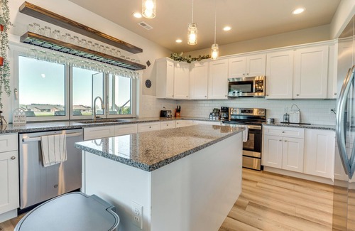 Moses Lake House | Hunt & Hike: Potholes State Park Home Hot Tub