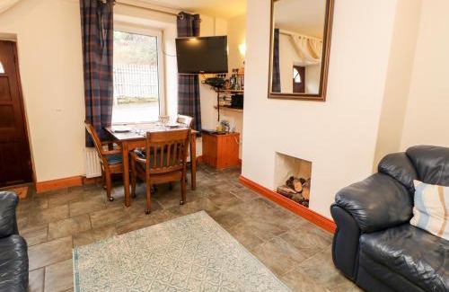 Haltwhistle House | Hunter Cottage