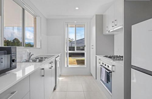 Hunter Valley House | Hunter Explorer - Games Room & Outdoor Spa