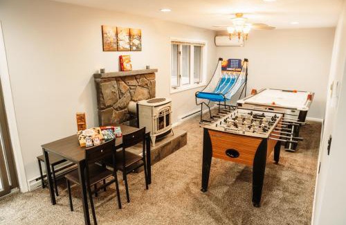 Hunter House | Hunter Haven - Luxury Cabin Near Mountain Ski Resort