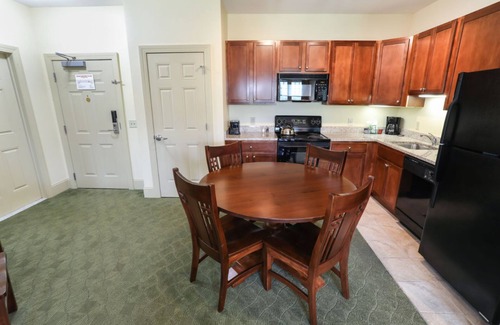 Hunter Condo | Hunter Mountain 1BR | Jacuzzi & Fireplace