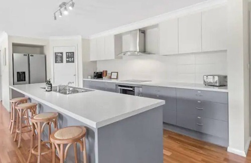 Millfield House | Hunter Retreat with Cinema / Games / Fireplace