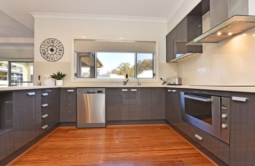 Nulkaba House | Hunter Winery Hideaway with Pool & Games Room