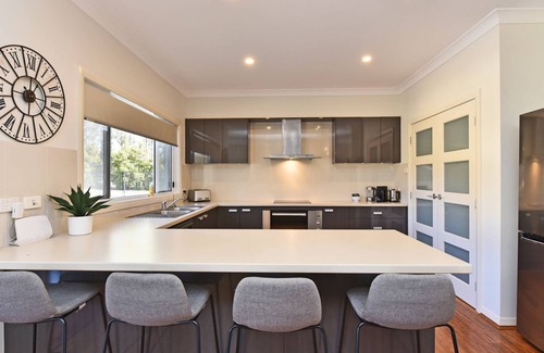 Nulkaba House | Hunter Winery Hideaway with Pool & Games Room