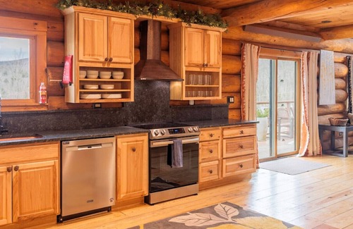 Hunter House | HunterLake *Two* Houses-10Bedrooms for 20-30Guests