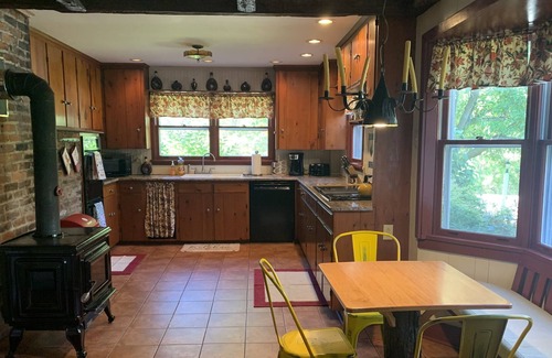 Bristol Hills House | Hunters Hill Retreat! 5 Bedrooms, 2 baths, 4 minutes to Bristol Mountain!