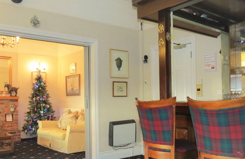Southampton House | Hunters Lodge