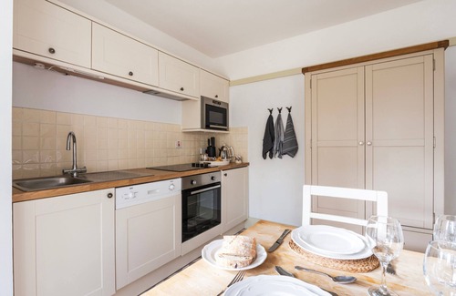 Christchurch Apartment | Hunters - Luxury Cottages