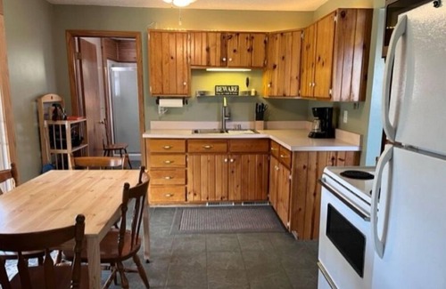 Clam Falls Cabin | Hunting cabin close to public hunting land