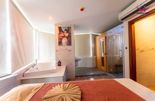Quy Nhon Hotel | Huong Viet Hotel Quy Nhon - Beachfront